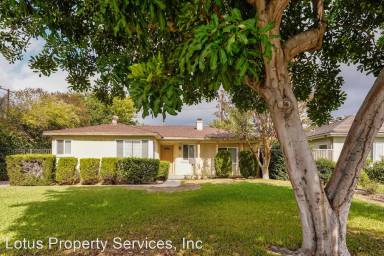 Main picture of 169 W Le Roy Ave