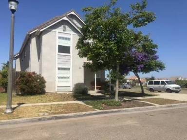 Main picture of 2241 Pullman Ave