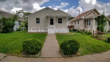 Main picture of 1323 8th St NW