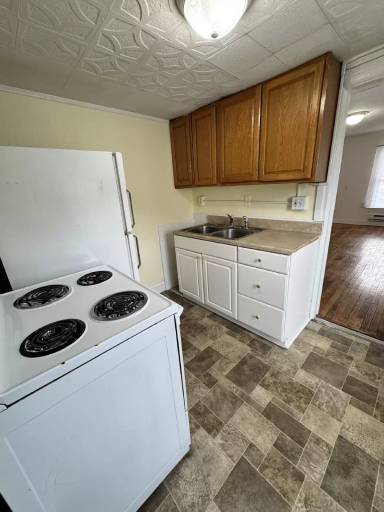 Main picture of 417 Salem Ave