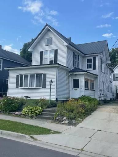 Main picture of 170 Barrett Ave