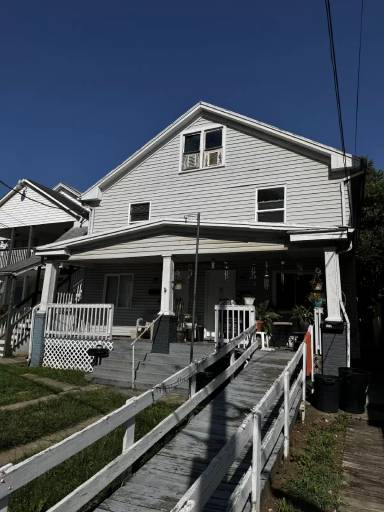 Main picture of 329 1/2 Porter Ave