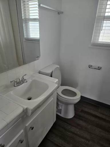 Main picture of 828 Empire Ave