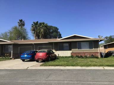 Main picture of 1371 1373 Bancroft