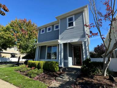 Main picture of 4332 Edgewater Blvd NE