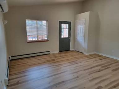 Main picture of 1835 W Sussex Ave