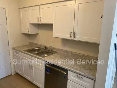 Main picture of 3239 E Water St
