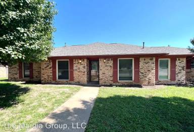 Main picture of 1 Peachtree Pl