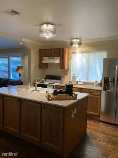 Main picture of 301 Nottingham Dr