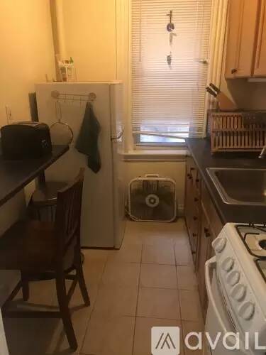 Main picture of 352 Riverway