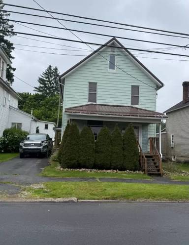 Main picture of 411 Knarr St