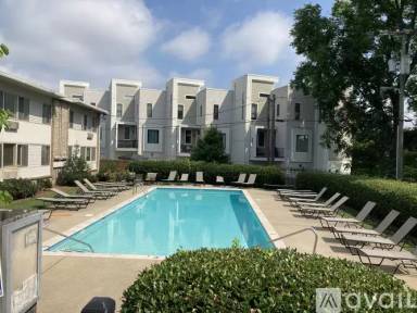 Main picture of 2020 Beech Ave