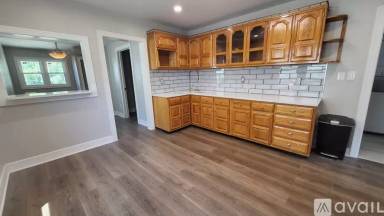 Main picture of 1528 W Augusta Blvd