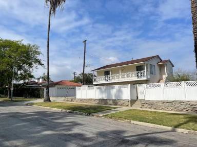 Main picture of 3602 Pine Ave