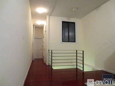 Main picture of 119 W 104th St