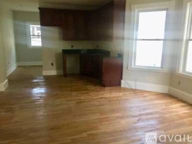 Main picture of 14 Kenwood St