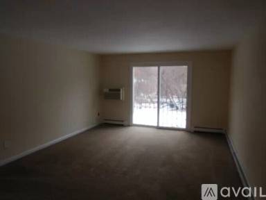 Main picture of 132 Boylston Ln