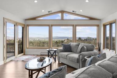 Main picture of 3400 Southampton Dr