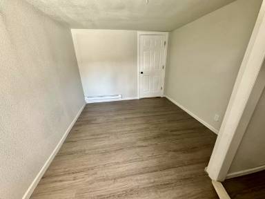 Main picture of 4944 Steele St
