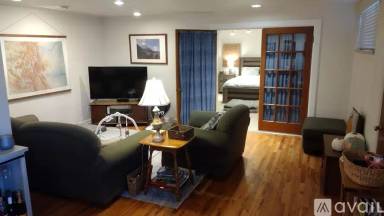 Main picture of 2253 Fairfax St