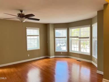 Main picture of 936 Bentbury Way