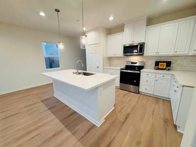 Main picture of 2471 Satsuma Ct