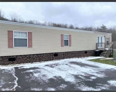 Main picture of 181 Yukon St
