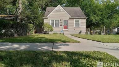 Main picture of 16500 Salem St