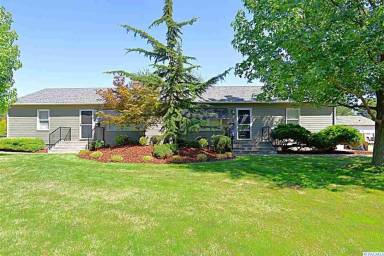 Main picture of 222 Douglass Ave