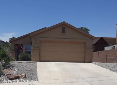 Main picture of 5523 Luna Dr NE