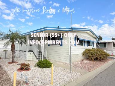 Main picture of 200 N El Camino Real