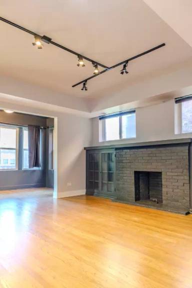 Main picture of 1517 E 67th Pl