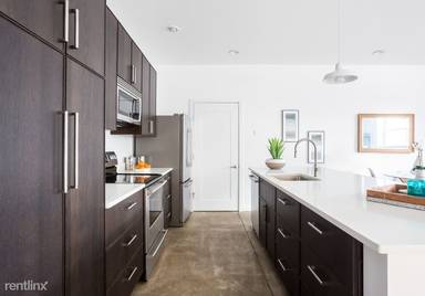 Main picture of 121 Lamartine St