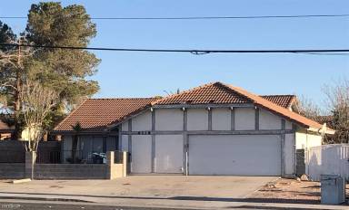 Main picture of 6119 E Owens Ave