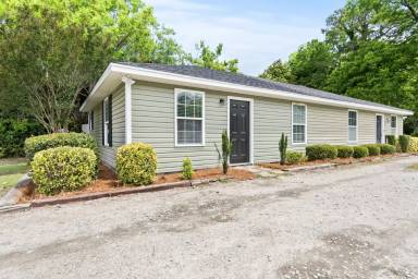 Main picture of 304 Sanborn St