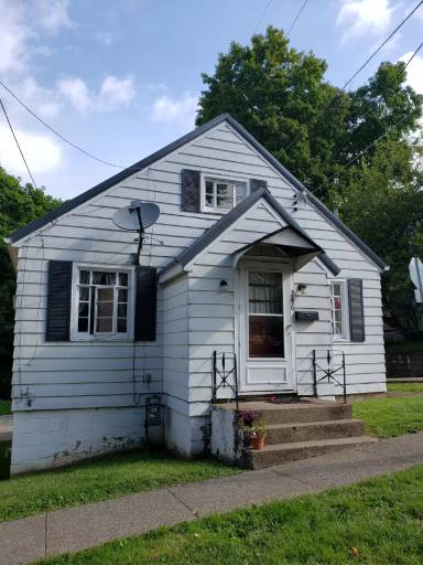 Main picture of 220 East Adams