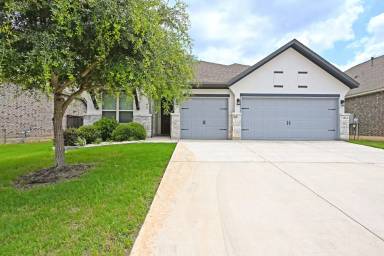 Main picture of 1434 Oaklawn Dr
