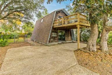 Main picture of 14120 Innerarity Point Rd