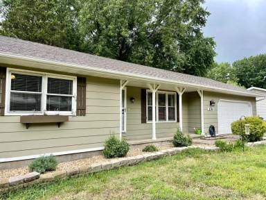 Main picture of 2344 E Huntington St