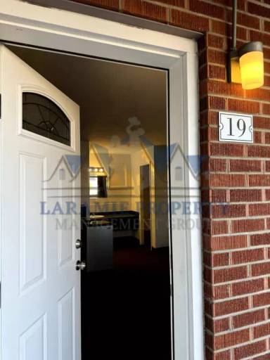 Main picture of 165 N 3rd St