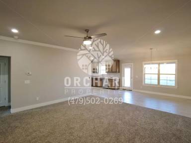 Main picture of 818 Hickory Meadows Ave
