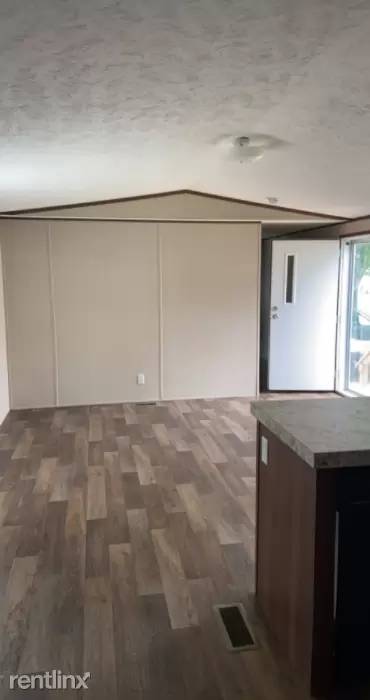 Main picture of 150 Thorn Ln