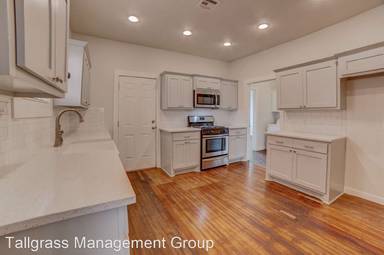 Main picture of 1119 N Main St