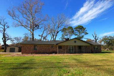 Main picture of 113 Old Angleton Rd