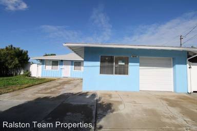 Main picture of 2401 E 4th St