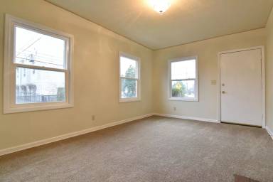 Main picture of 5130 N Williams Ave