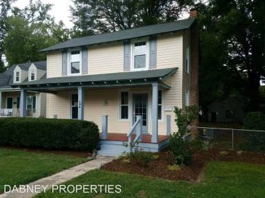 Main picture of 104 W Union St