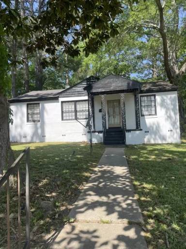 Main picture of 4835 Maplewood Dr