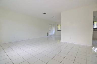 Main picture of 849 SE Lansdowne Ave