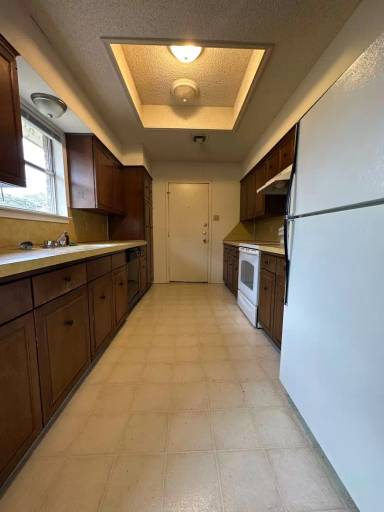 Main picture of 5806 Wilshire Dr